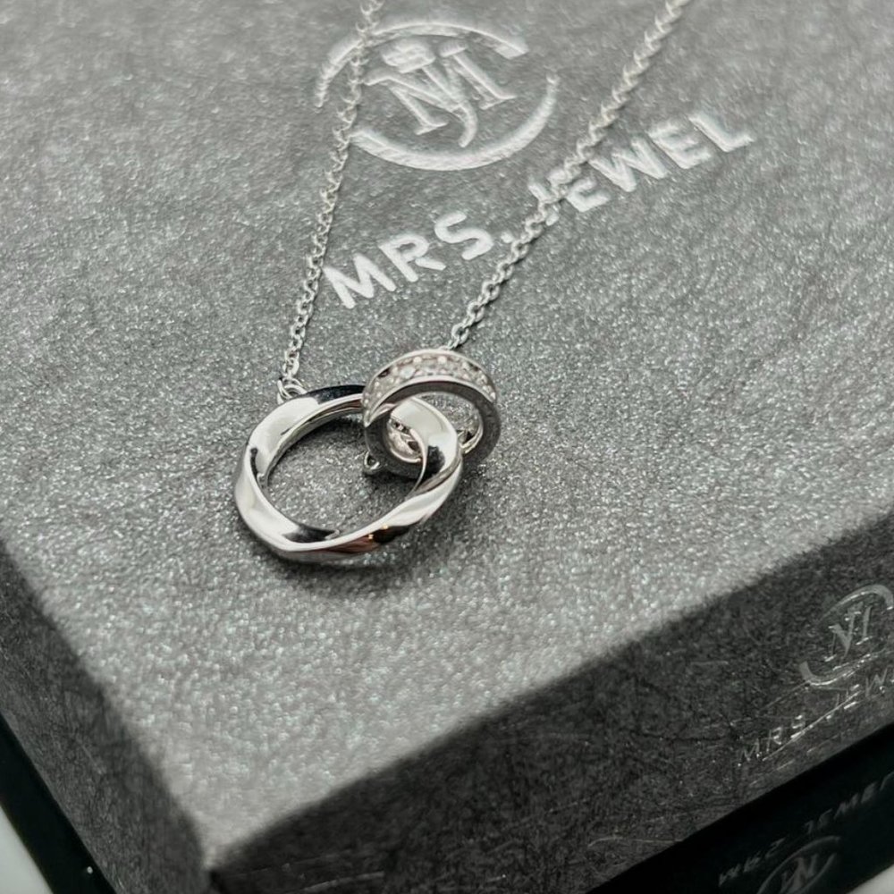 Desiner Silver Necklace made with Swarovski Crystals in 925 Sterling Silver